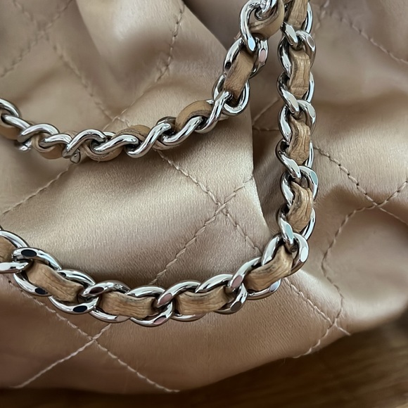 Chanel Beige Silk Purse - Picture 3 of 8